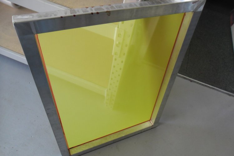 500mm x 600mm 2nd Hand Frame with New Yellow Mesh